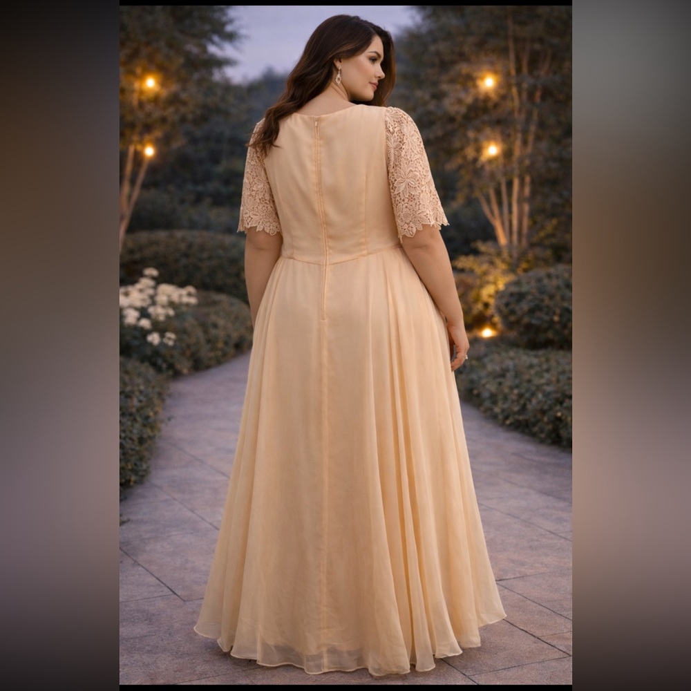 Plus Size Lace Bodice elbow length sleeve Maxi Dress in Blush Peach - Picture 3 of 9